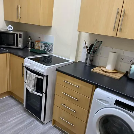 Comfortable 2beds House 4 Contractors & Staycation