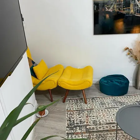 Comfortable 2beds House 4 Contractors & Staycation بيت للعطل *