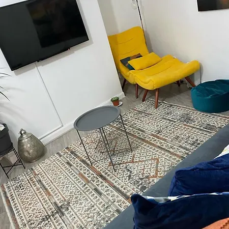 Comfortable 2beds House 4 Contractors & Staycation ليدز