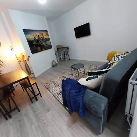 Comfortable 2beds House 4 Contractors & Staycation بيت للعطل ليدز